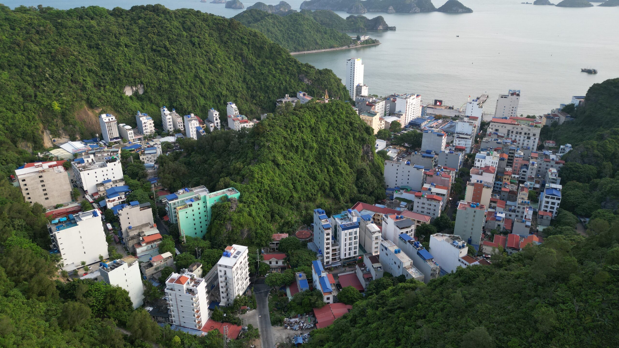 Cat Ba Town